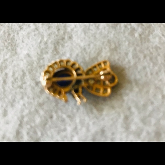 - Vintage 14k Gold Diamonds and Blue Sapphire Ribbon Shaped Tie Pin Reduce… - Picture 5 of 7